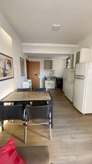 Apartamento Flat Em Frente A Camburi Vitória